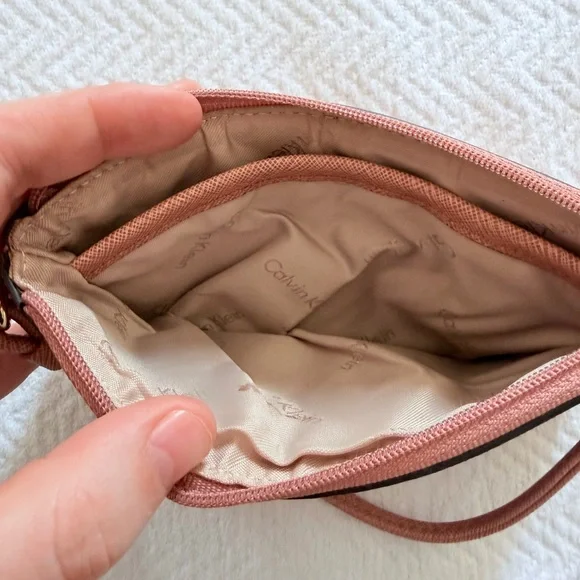 Calvin Klein Dusty Rose Wristlet Leather Clutch with Gold Hardware Like New - Picture 4 of 7